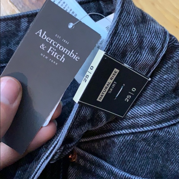 Black skirt from abercrombie - Picture 3 of 3